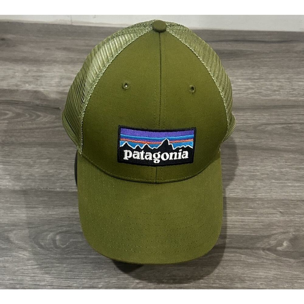 Patagonia P-6 Logo Lowpro Trucker Hat. Graze Green. All Size